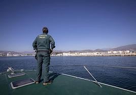 Un agente del Servicio Marítimo de la Guardia Civil, en una imagen de archivo.