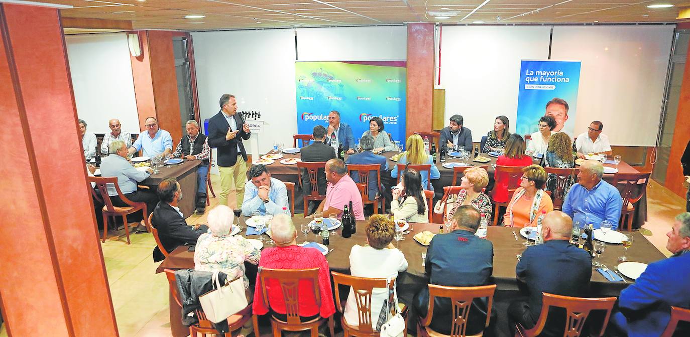 'Cena con huevos' del PP, este jueves.