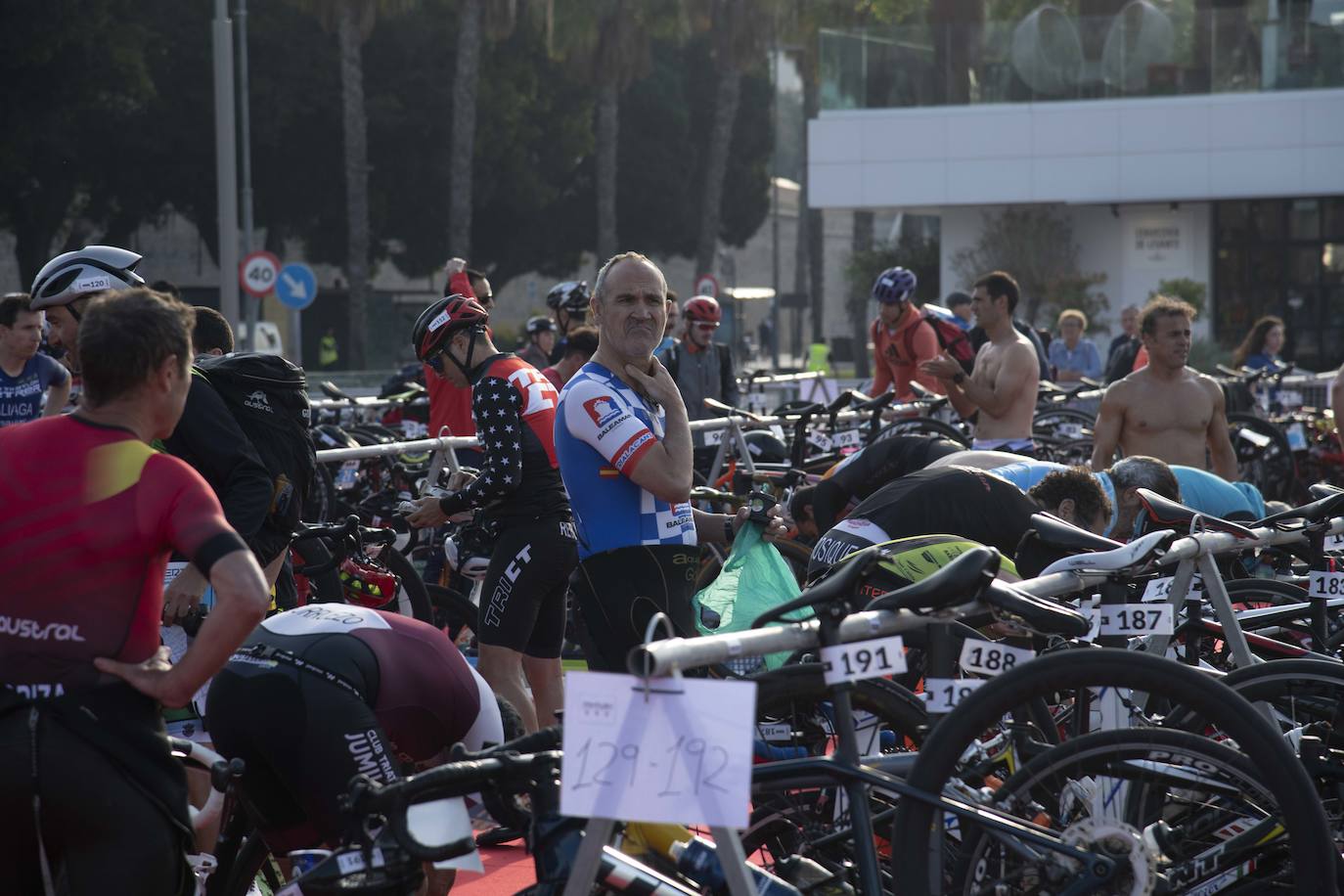 El XVI Triatlón Ciudad de Cartagena SERTRI, en imágenes