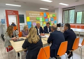 Pedro García Rex (c), este lunes en la sede de Ciudadanos.