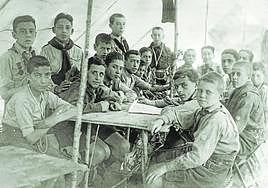 Un grupo de exploradores durante una visita a Sierra Espuña realizada en 1930.