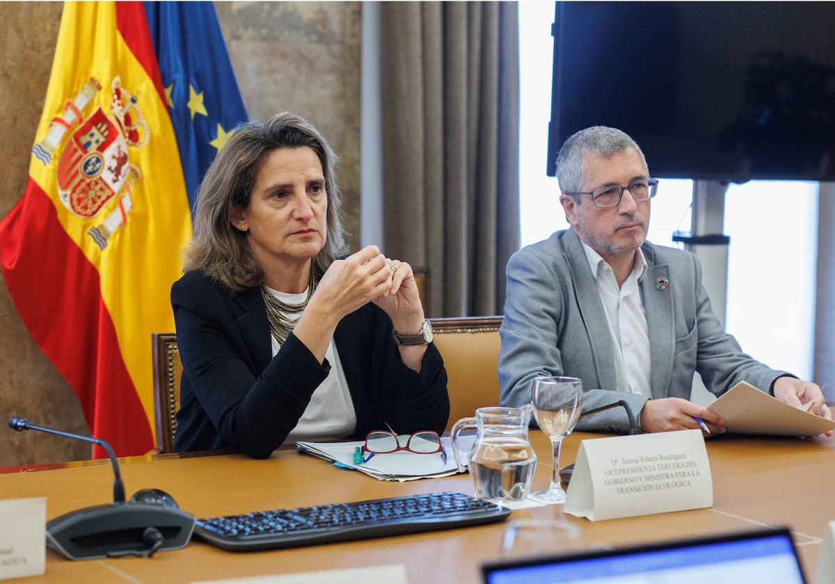 Teresa Ribera y Hugo Morán, en una reunión en el Ministerio.