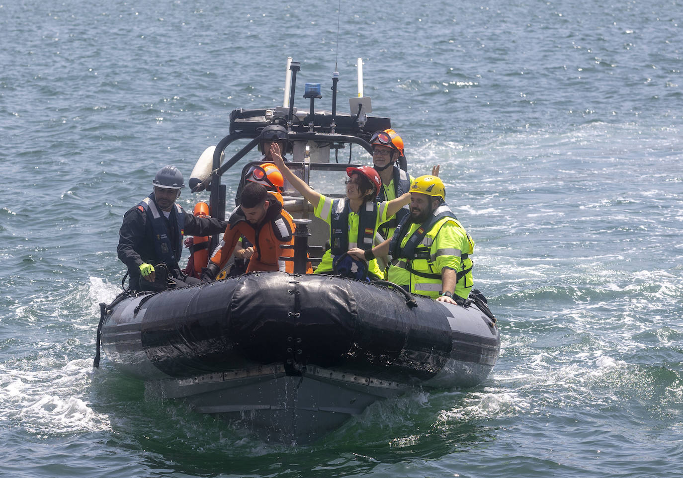 Galería: La Armada simula el rescate de un barco en Cartagena