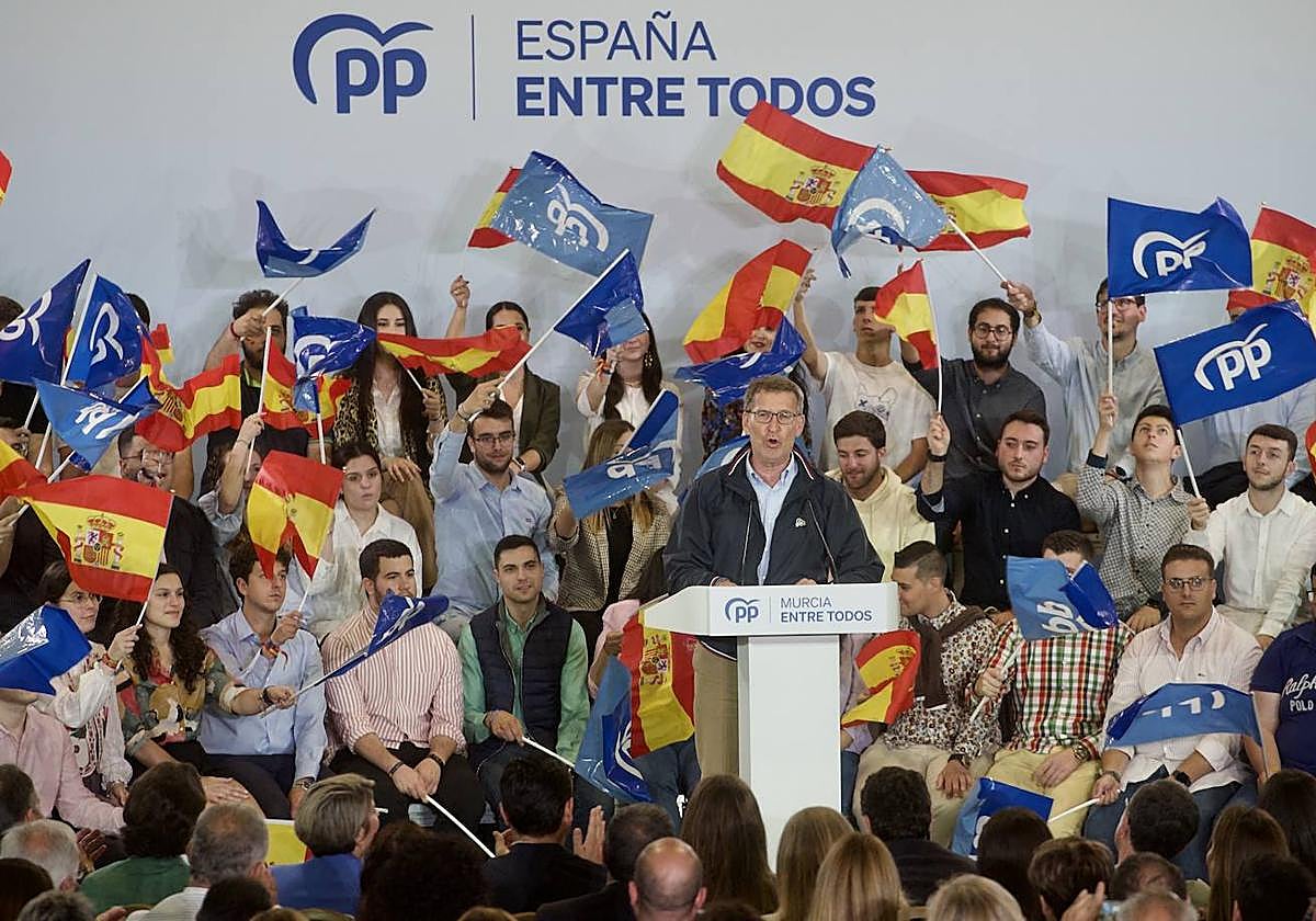 Las imágenes del mitin de Feijóo en Murcia