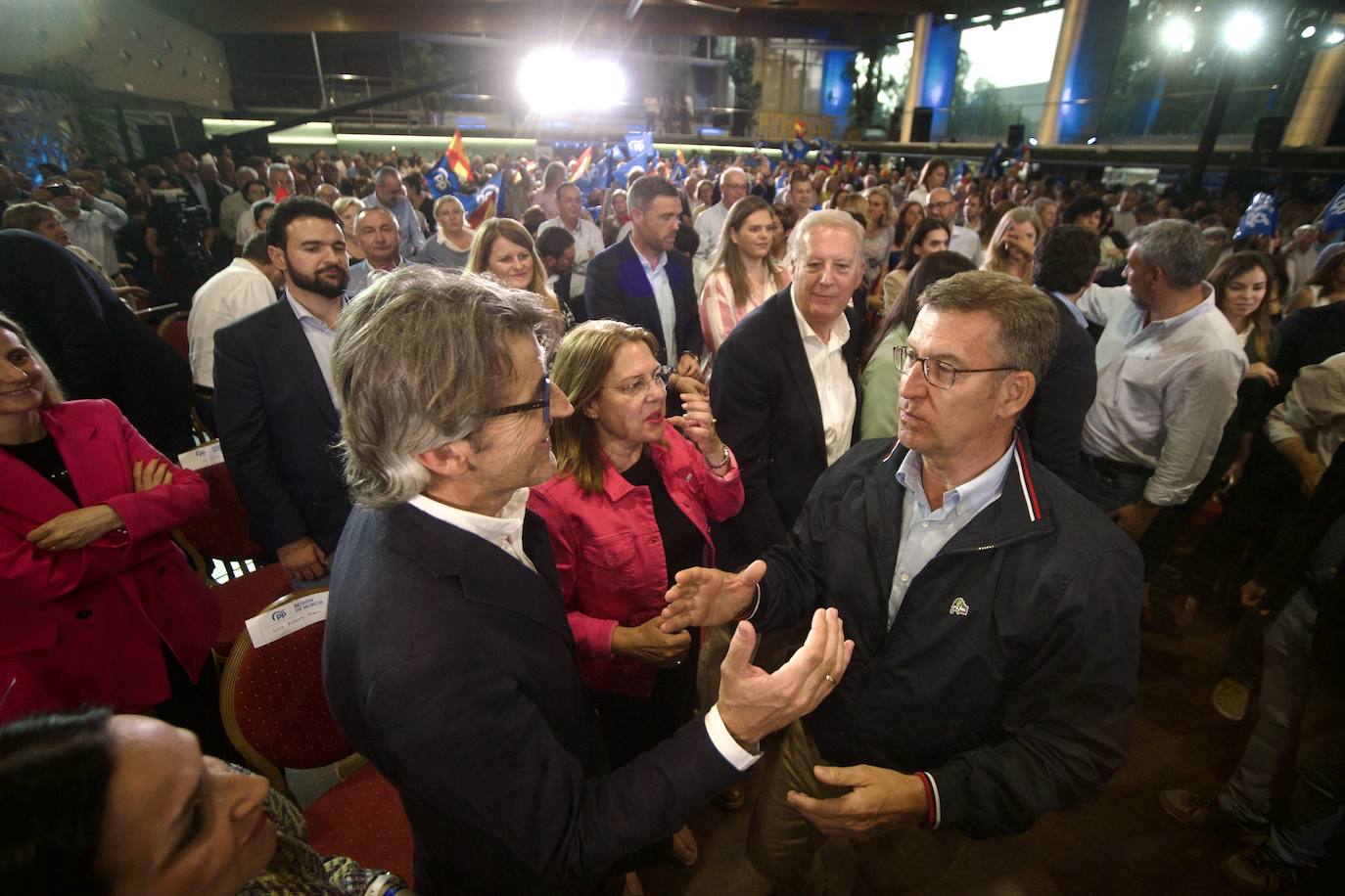 Las imágenes del mitin de Feijóo en Murcia