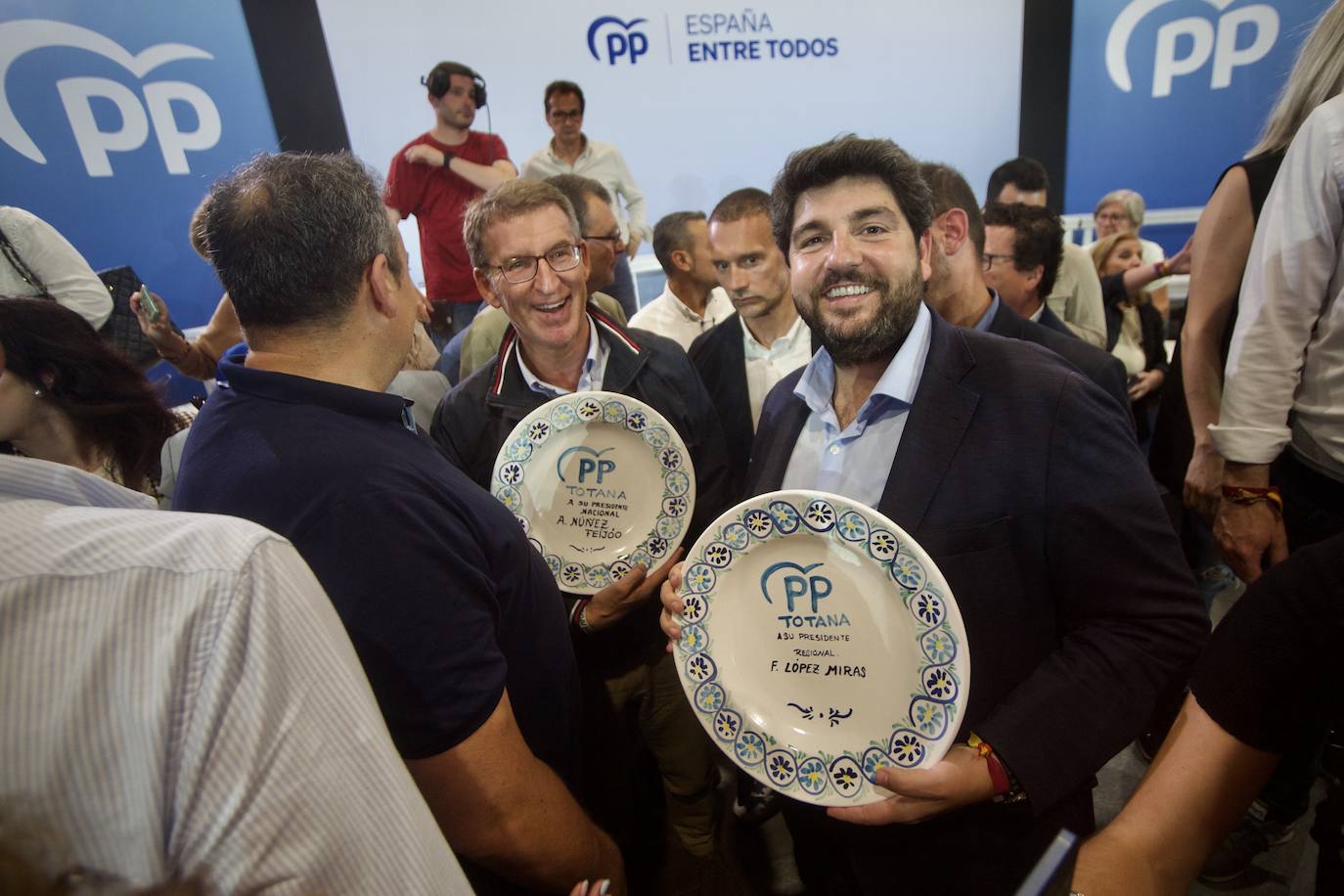 Las imágenes del mitin de Feijóo en Murcia