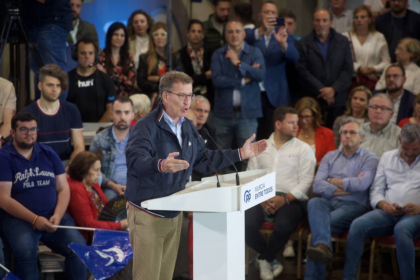 Las imágenes del mitin de Feijóo en Murcia