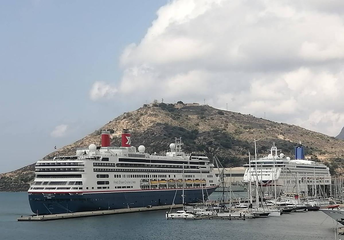 Cartagena recibe a los cruceros Aurora y Bolearis en la tercera doble escala de mayo