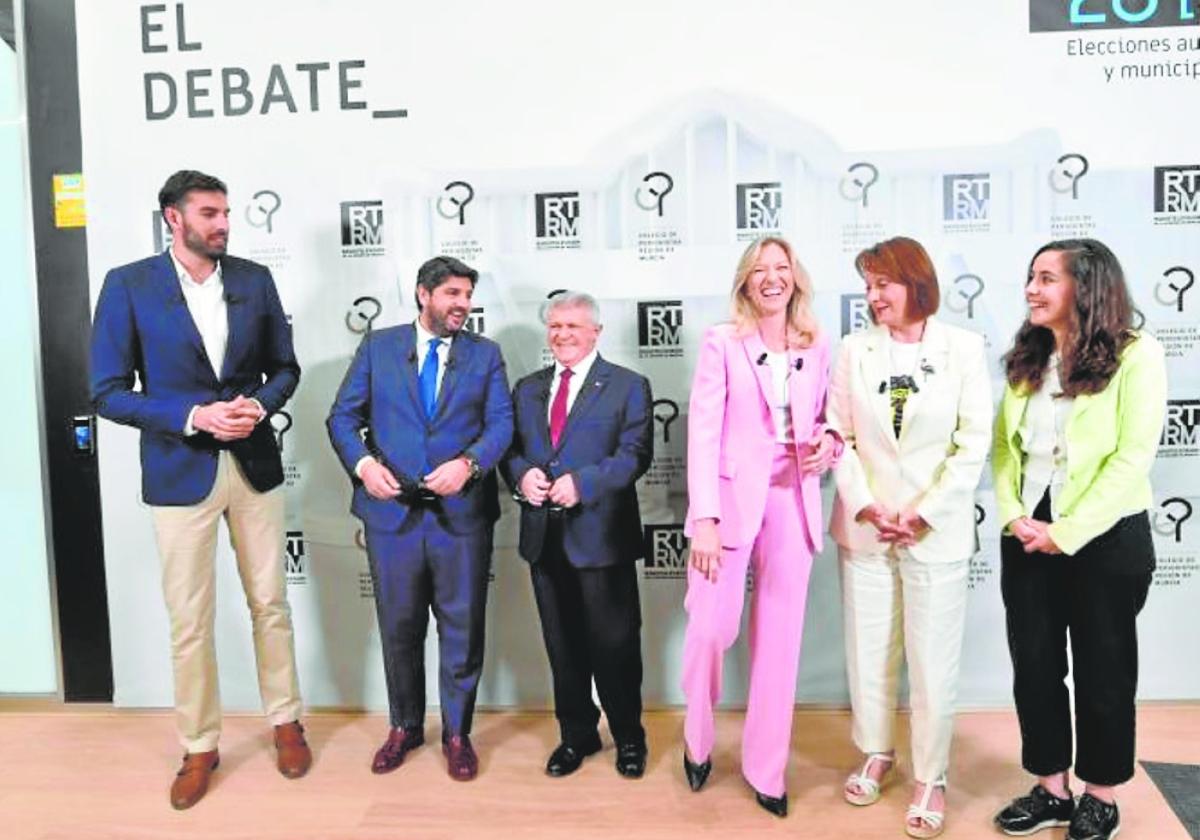 José Á. Antelo, López Miras, Pepe Vélez, María J. Ros, María Marín y Helena Vidal, la noche del debate.