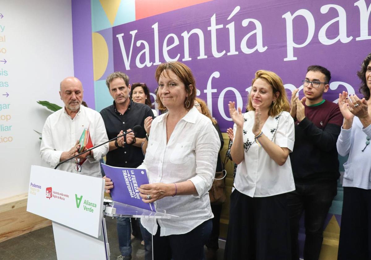 María Marín (Podemos), durante la rueda de prensa ofrecida el domingo por la noche.