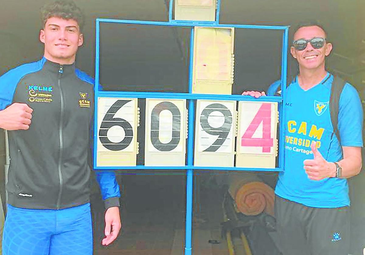Angelo Iaccarino, a la izquierda, y José García, su entrenador.
