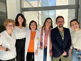 Parte del equipo multidisciplinar que participa en el ensayo está conformado por la miembro de la Unidad de Medicina Fetal Catalina de Paco, la cirujana maxilofacial Gabriela Cortez, la pediatra y genetista Encarga Gillén, la dermatóloga Teresa Martínez, el dentista Federico Martínez, y la data manager Elena Pérez.