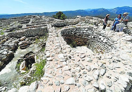 Restos de un depósito de aguas en el conjunto de La Almoloya.