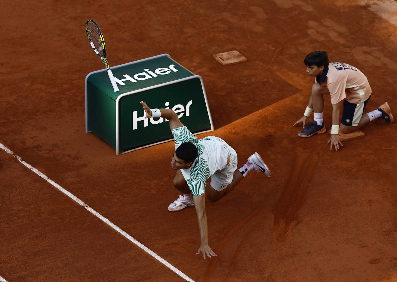 Alcaraz vence a Musetti en Roland Garros