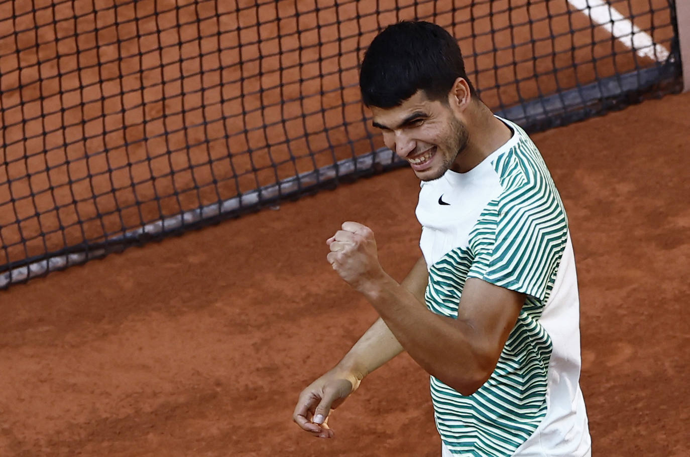 Alcaraz vence a Musetti en Roland Garros