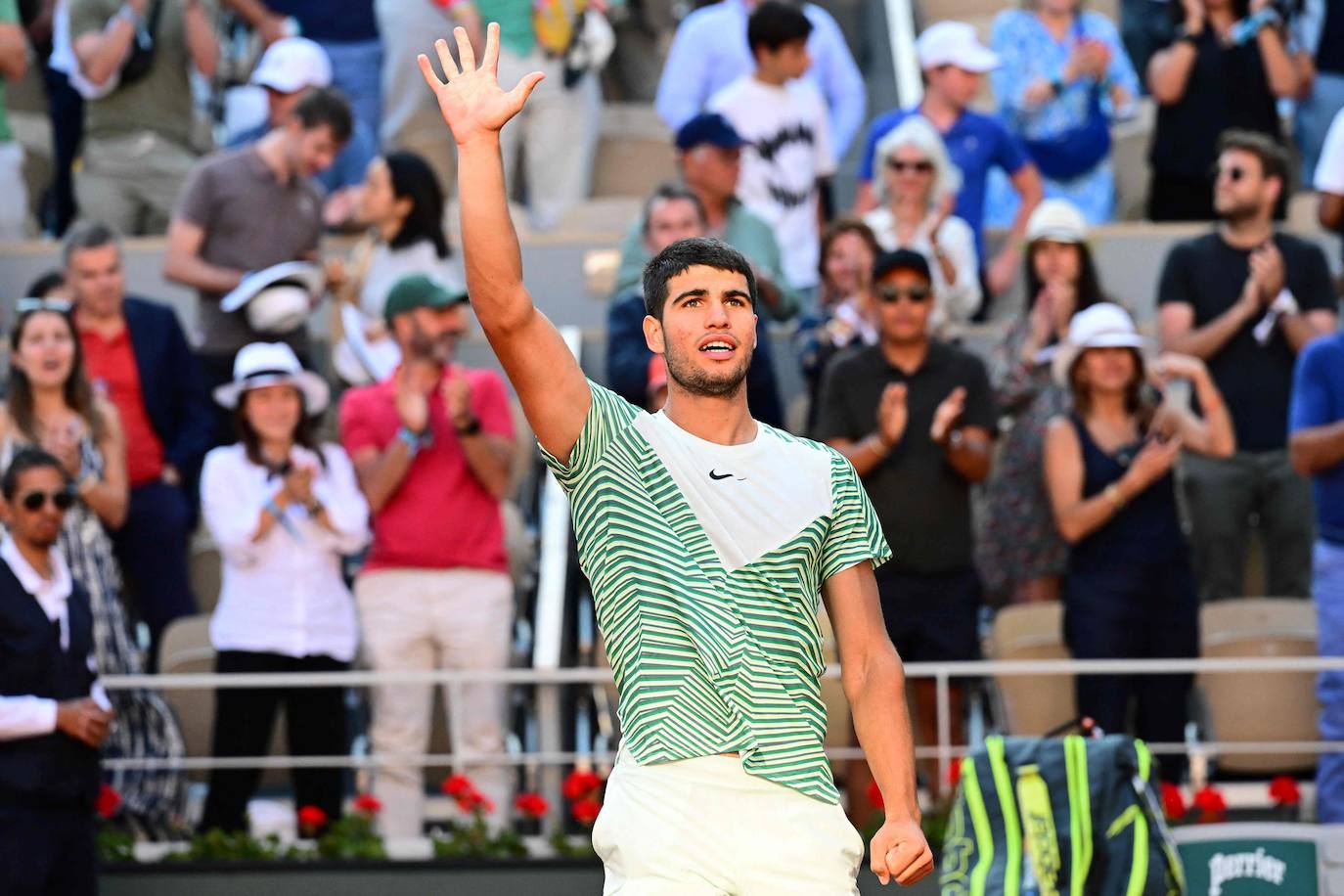 Alcaraz vence a Musetti en Roland Garros