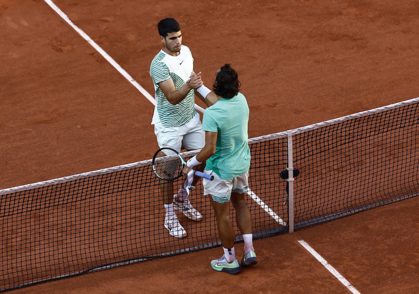 Alcaraz vence a Musetti en Roland Garros