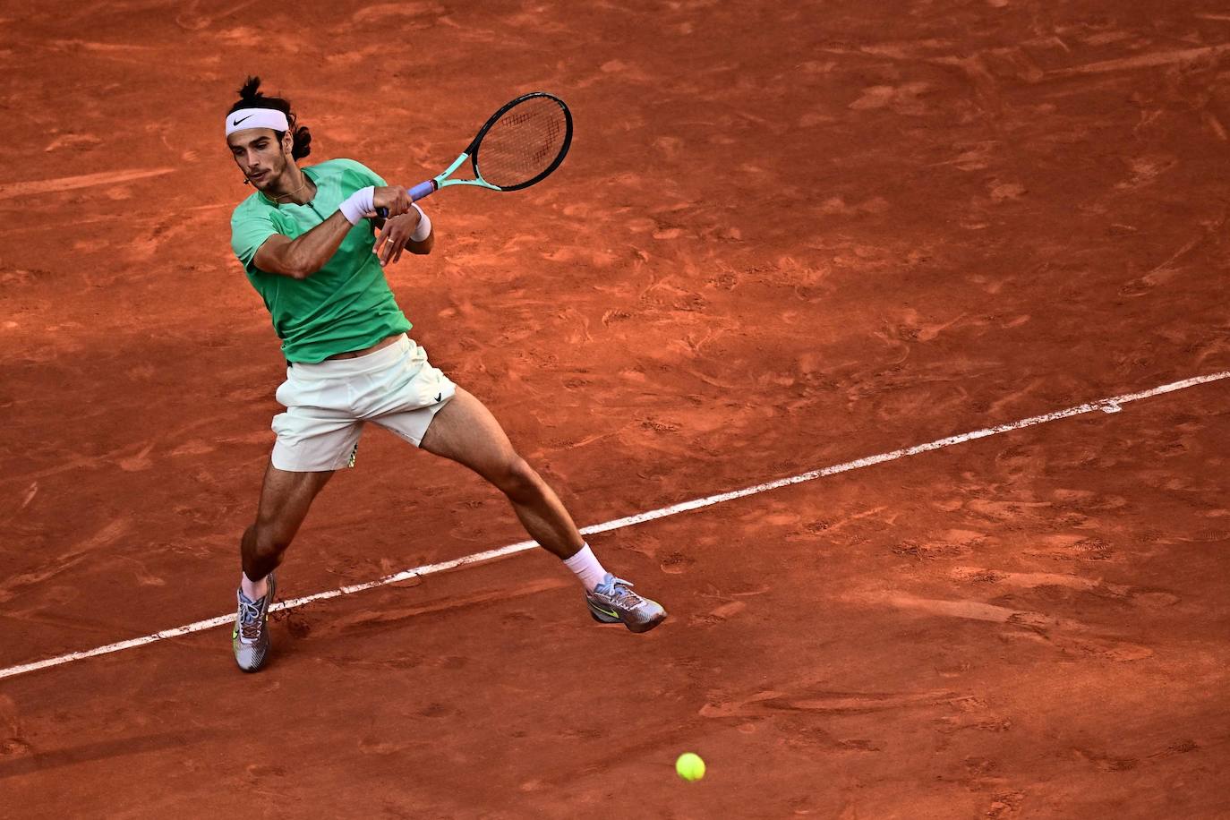 Alcaraz vence a Musetti en Roland Garros