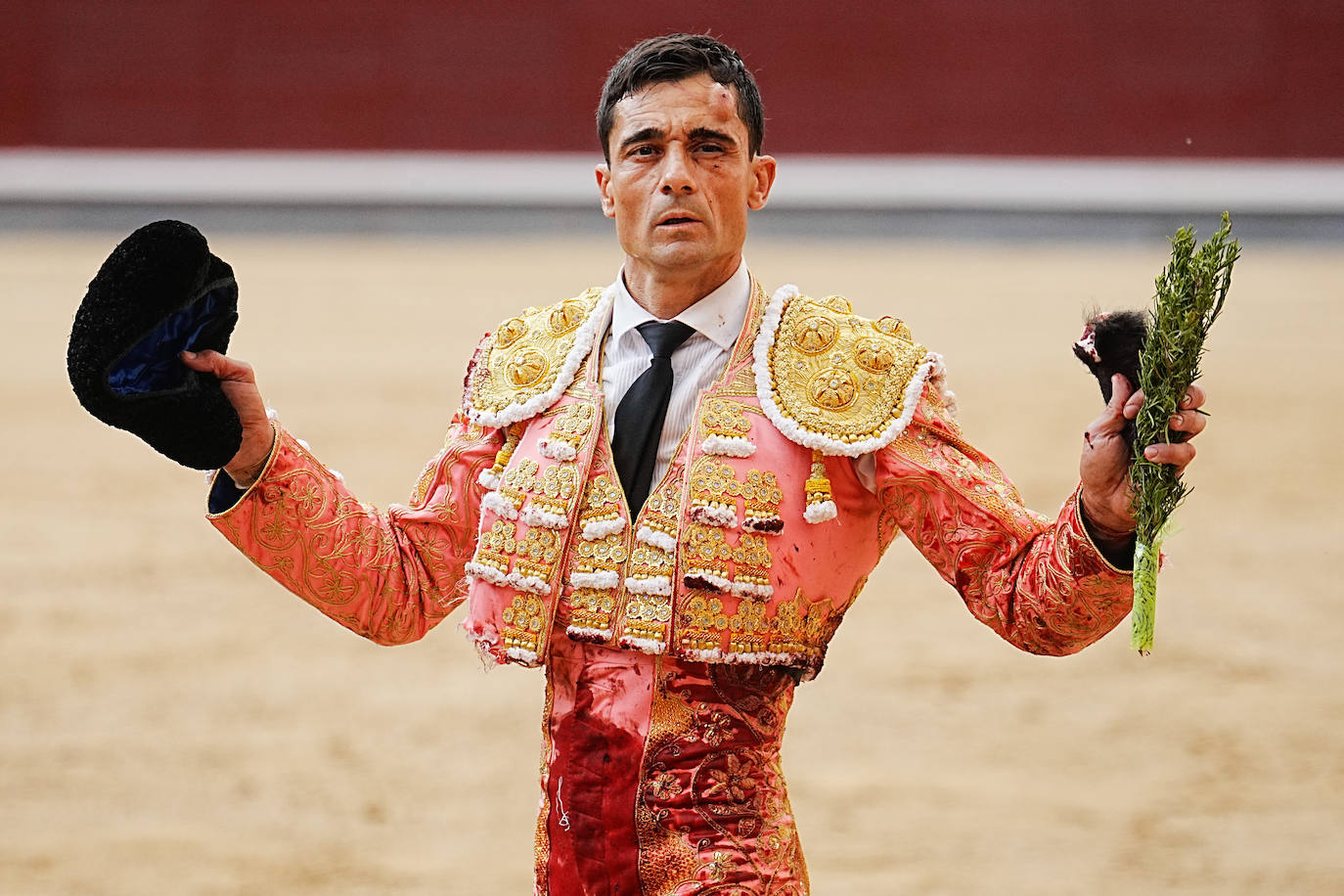 La corrida de Paco Ureña en la Feria de San Isidro en Las Ventas, en imágenes