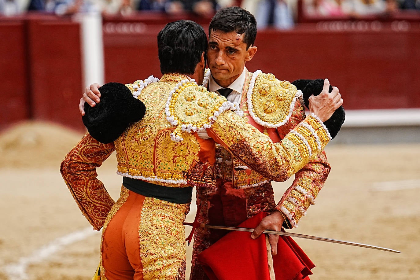 La corrida de Paco Ureña en la Feria de San Isidro en Las Ventas, en imágenes