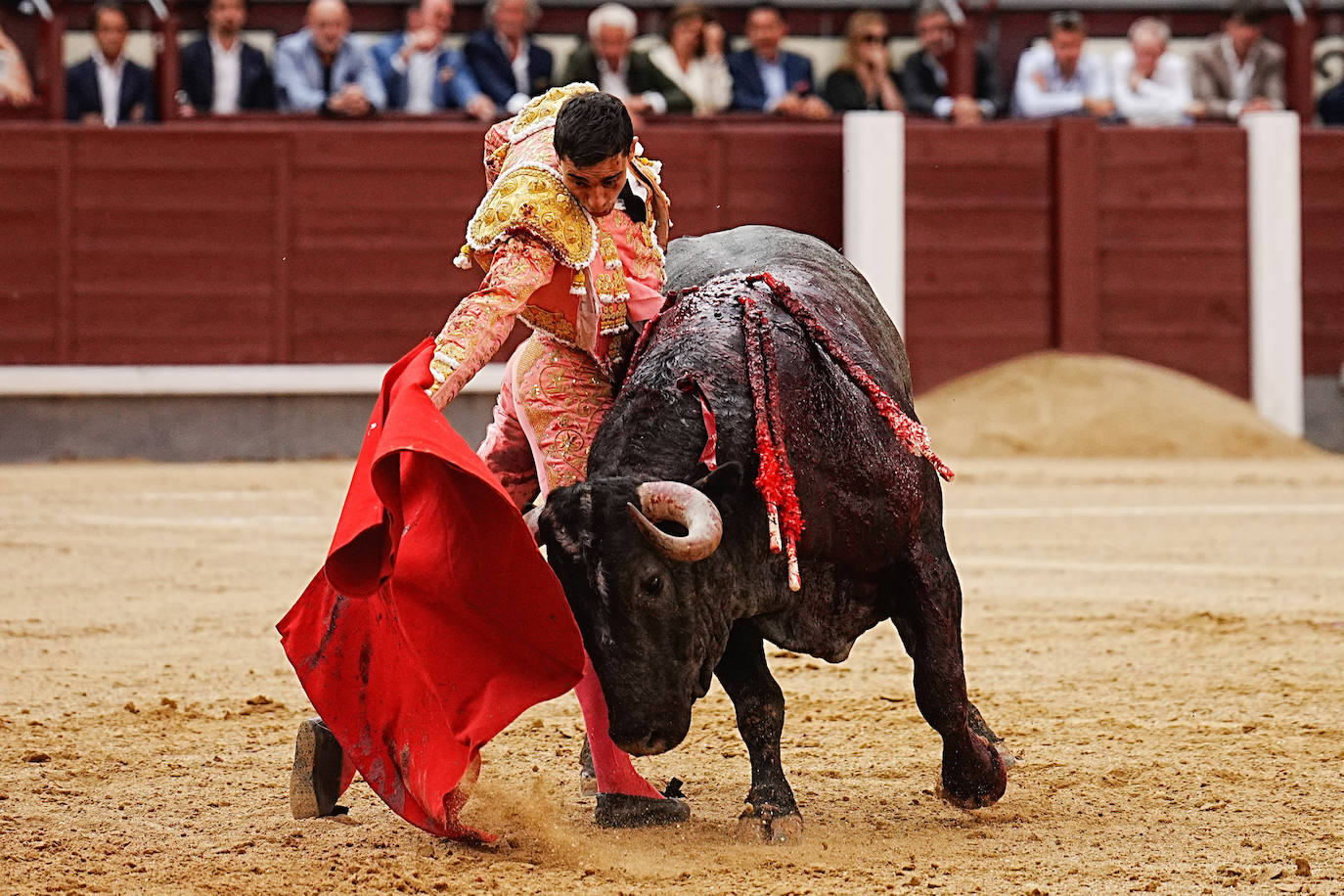 La corrida de Paco Ureña en la Feria de San Isidro en Las Ventas, en imágenes