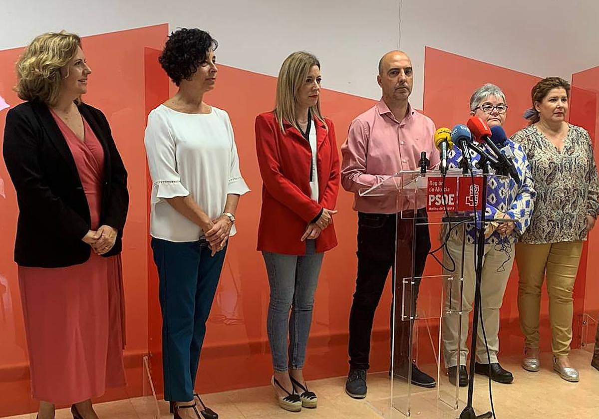 Eliseo García, junto a otros concejales electos del PSOE, este miércoles en Molina de Segura.
