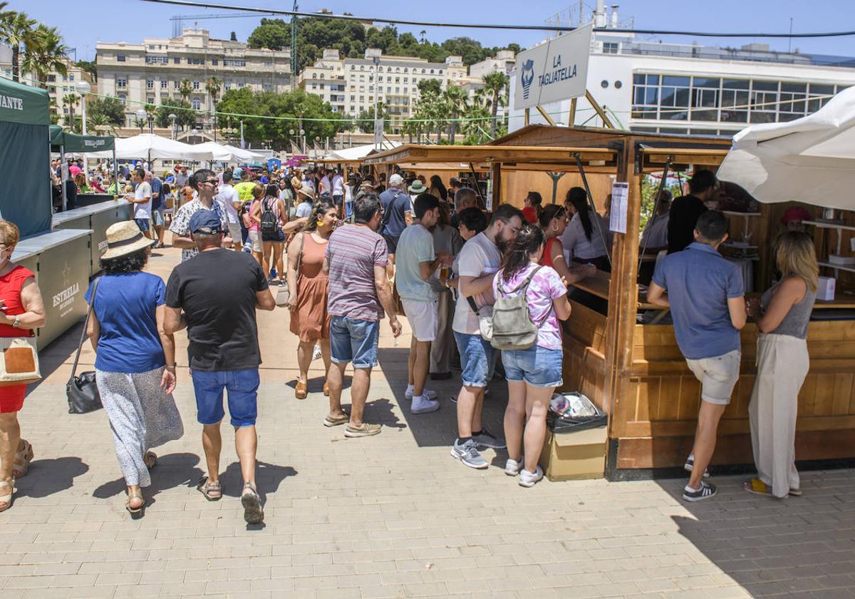 Un mar de tapas en cartagena puerto de sabores entre salazones, michirones, caldero y asiático | la verdad