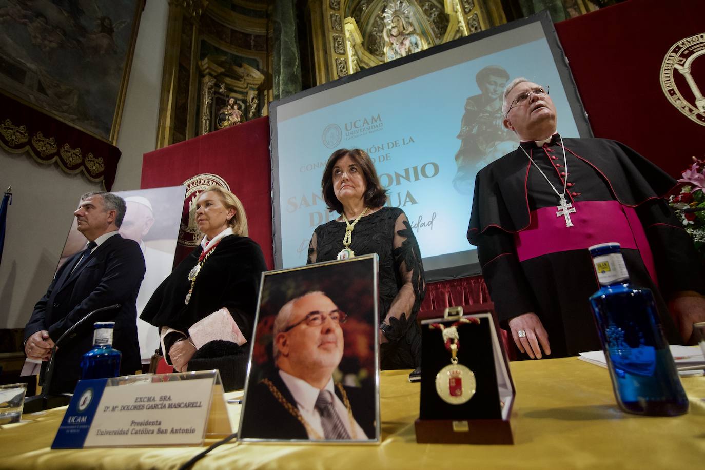 El acto de la UCAM por el día de San Antonio, en imágenes