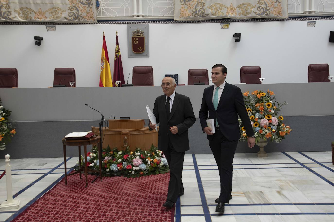 La constitución de la Asamblea Regional, en imágenes