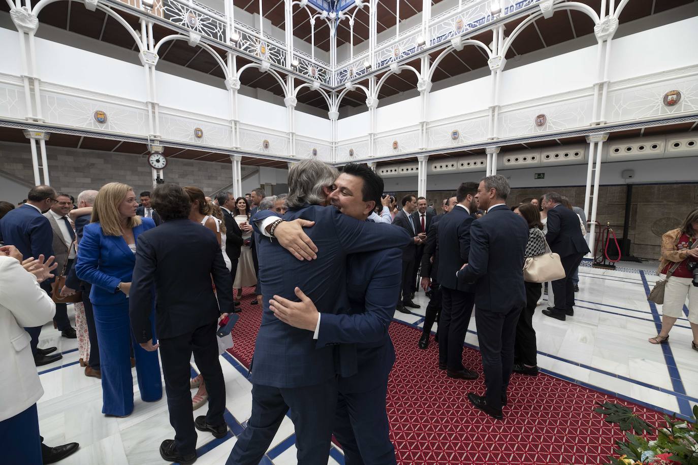 La constitución de la Asamblea Regional, en imágenes