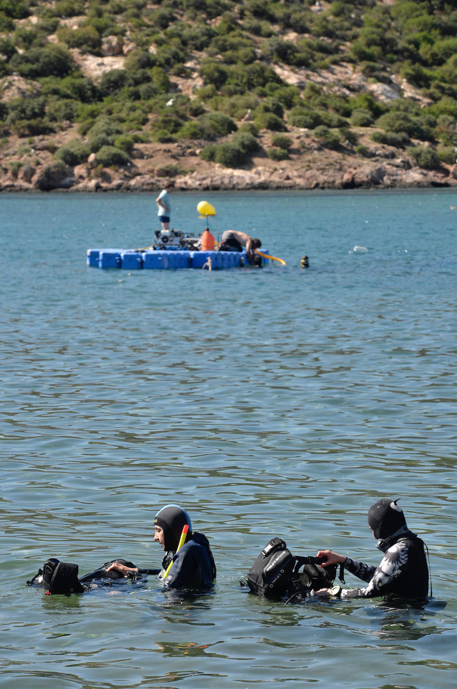 Los arqueólogos examinan ya el barco fenicio de Mazarrón