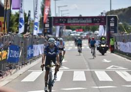 Alejandro Valverde, tras cruzar la meta de la Quebrantahuesos.