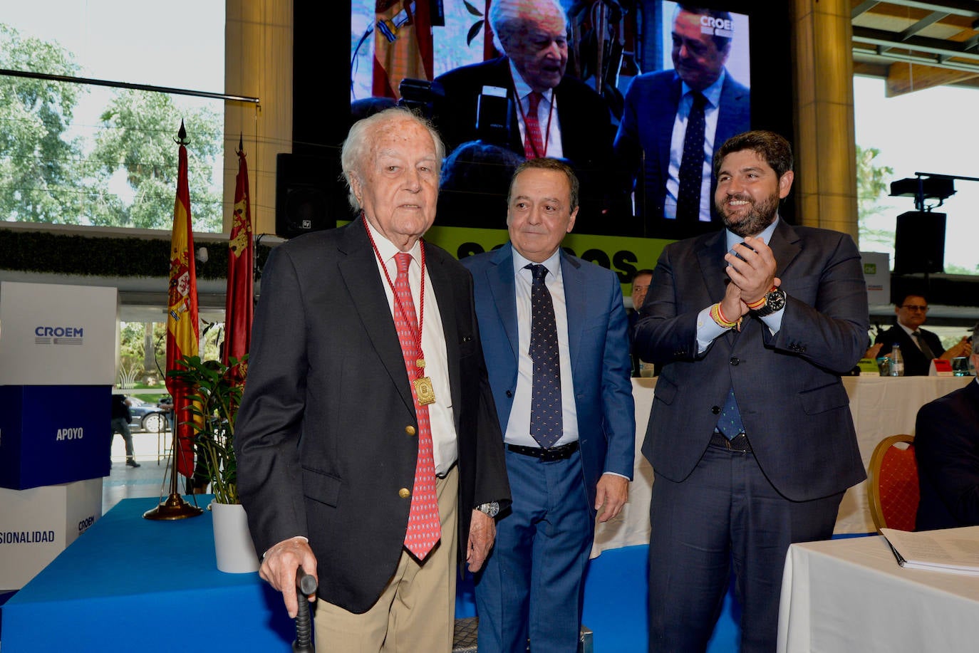 Despedidas y homenajes en la asamblea general de Croem