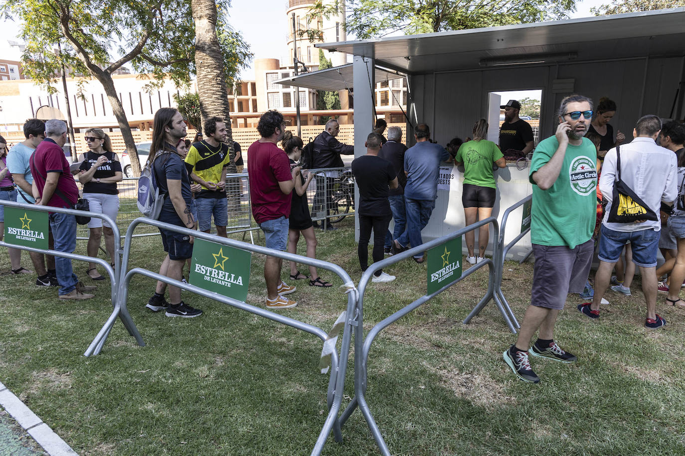 La llegada masiva para el Rock Imperium llena los hoteles y bares de Cartagena