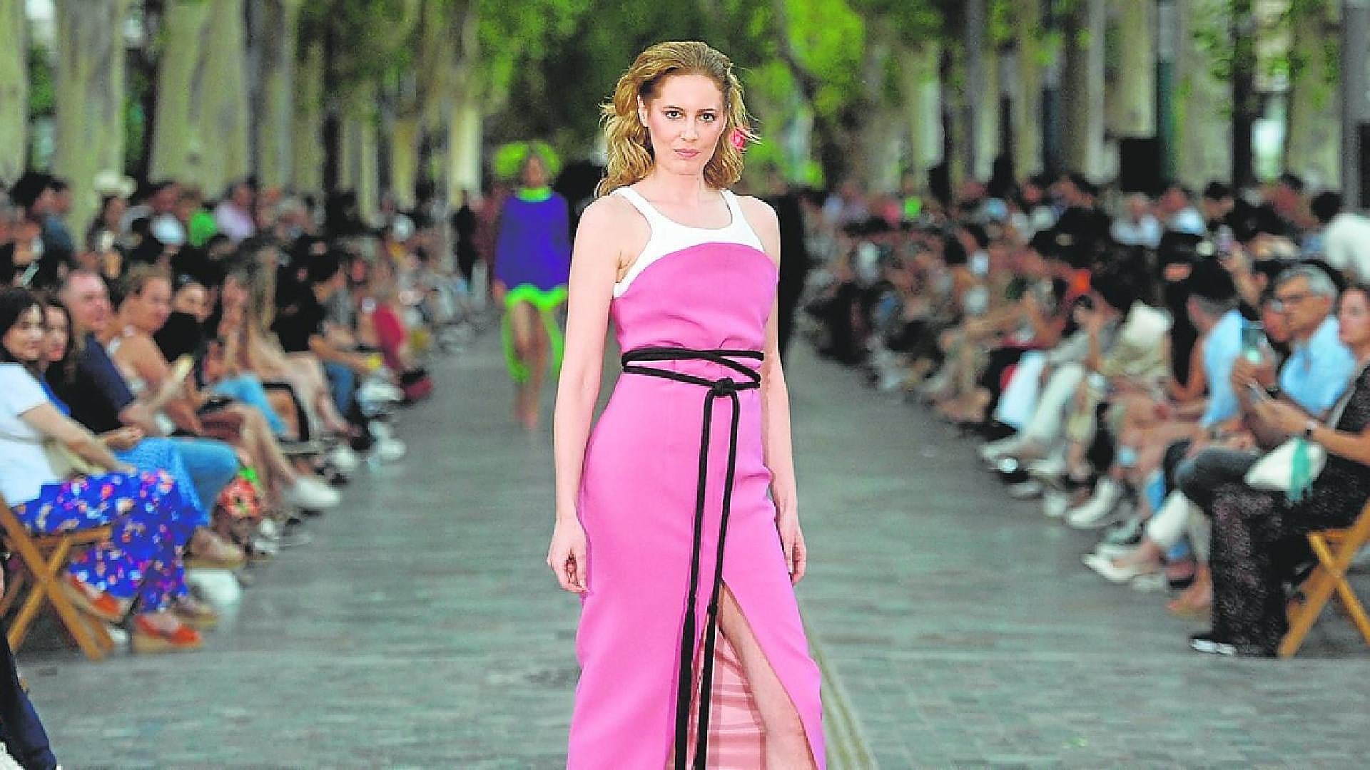 Beatriz Peñalver and Warburton parade in Murcia Pasarela Mediterránea