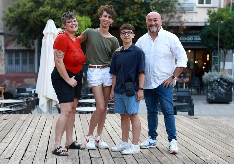 Un diálogo intergeneracional: Eme Fuentes, La Yelo, Daniel Bernal y Diego Reina, esta semana en la Plaza de la Tolerancia, en Murcia