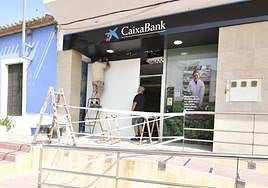 Sucursal bancaria atacada este miércoles en Los Martínez del Puerto.