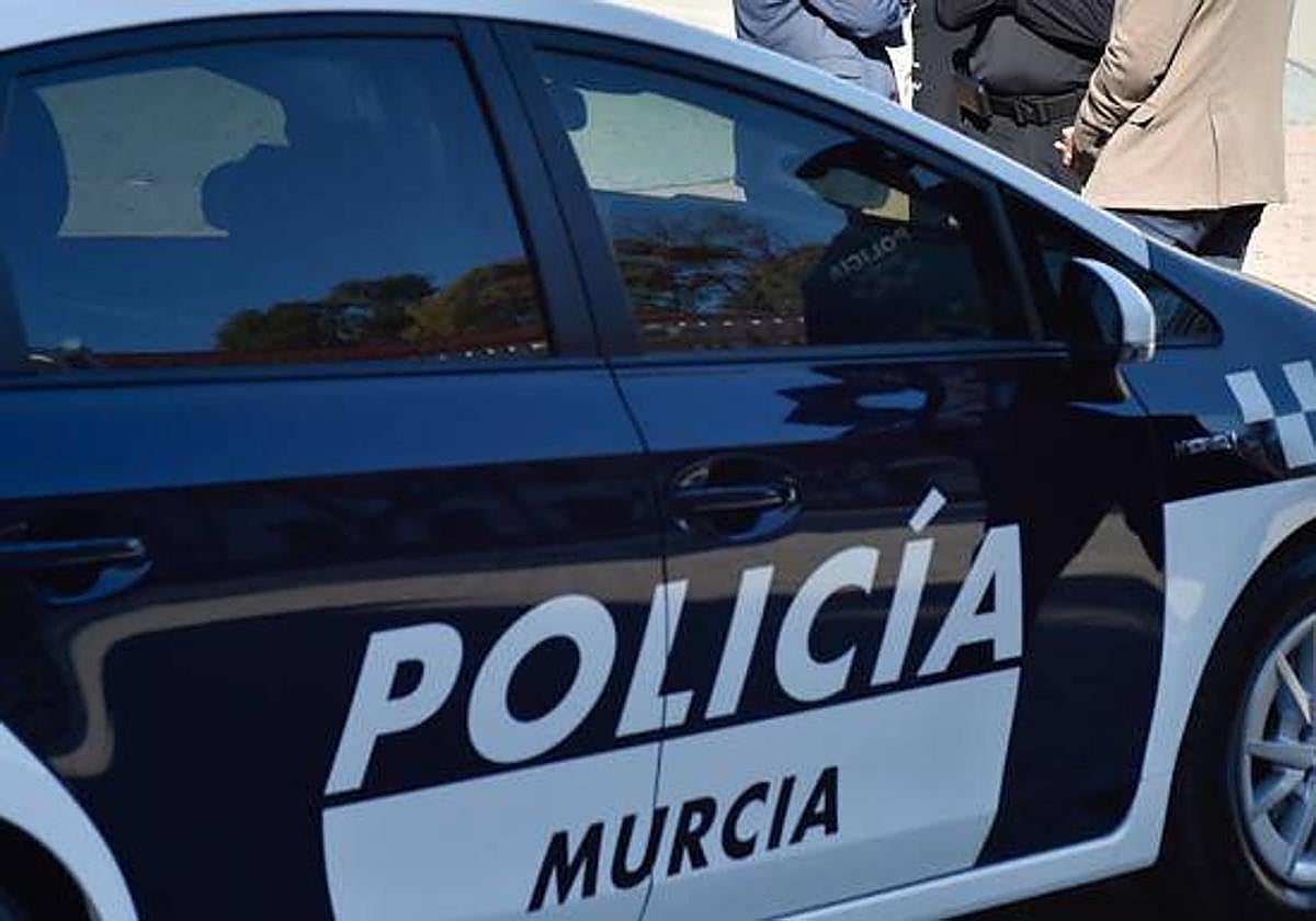 Un vehículo de la Policía Local de Murcia, en una imagen de archivo.