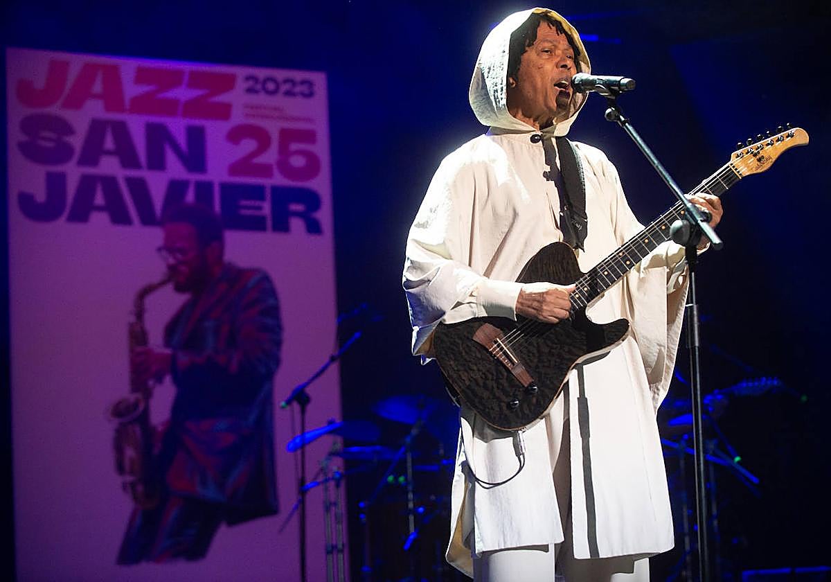 Djavan, el viernes, durante su actuación en Jazz San Javier.
