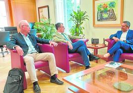 El edil del Ayuntamiento de Murcia Antonio Navarro y los alcaldes José Ballesta y Joaquín Buendía.