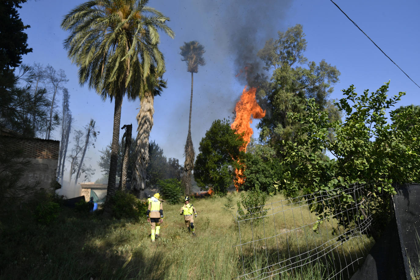 Un incendio en el poblado chabolista de La Fica alerta a los bomberos