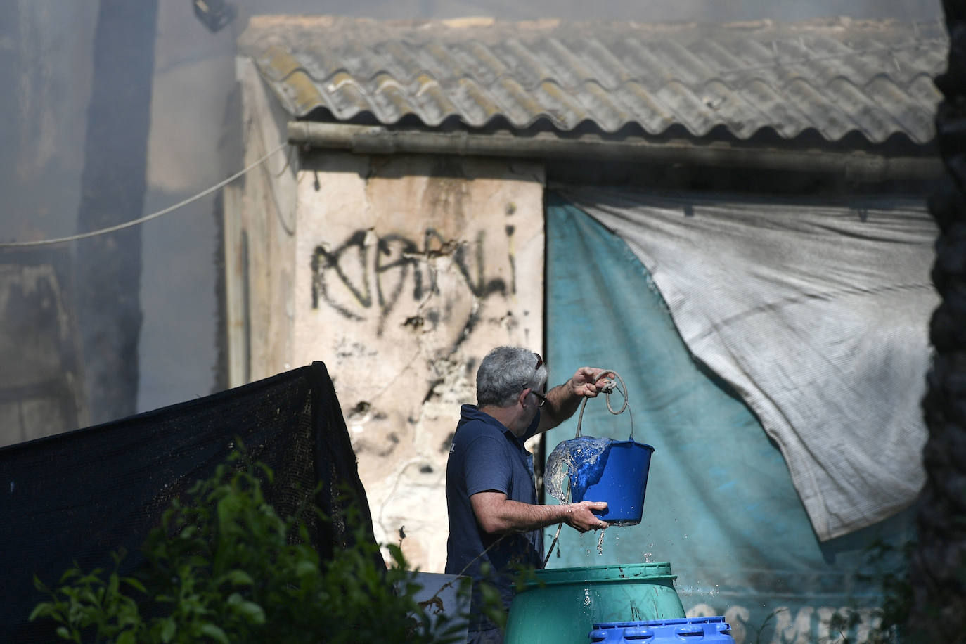 Un incendio en el poblado chabolista de La Fica alerta a los bomberos