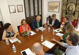 Moya, Borrego, Bernabé y Marín en su encuentro con los abogados en la sede colegial de Lorca.