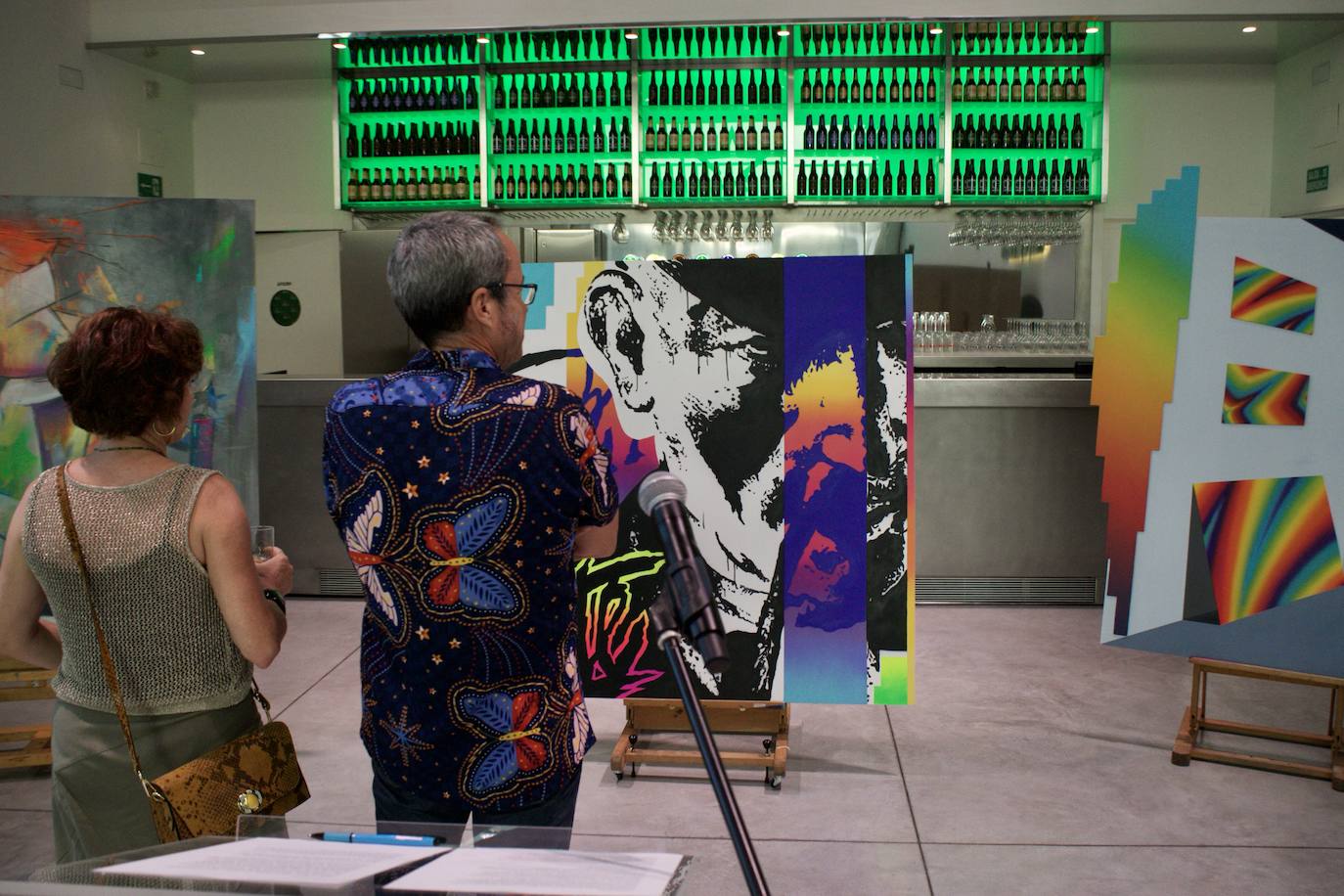 Subasta benéfica de arte, en imágenes