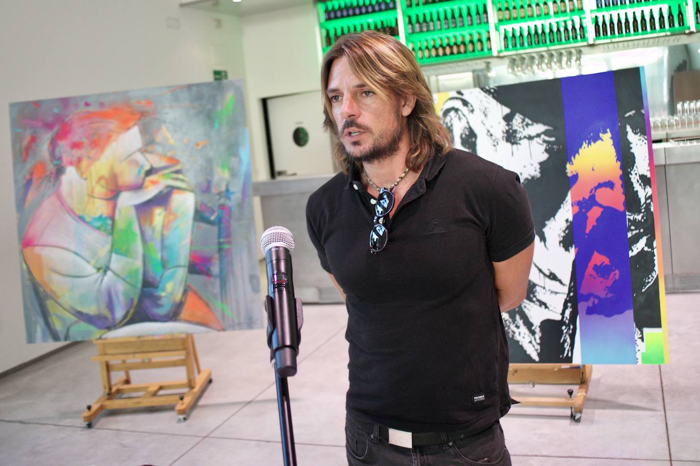 Subasta benéfica de arte, en imágenes