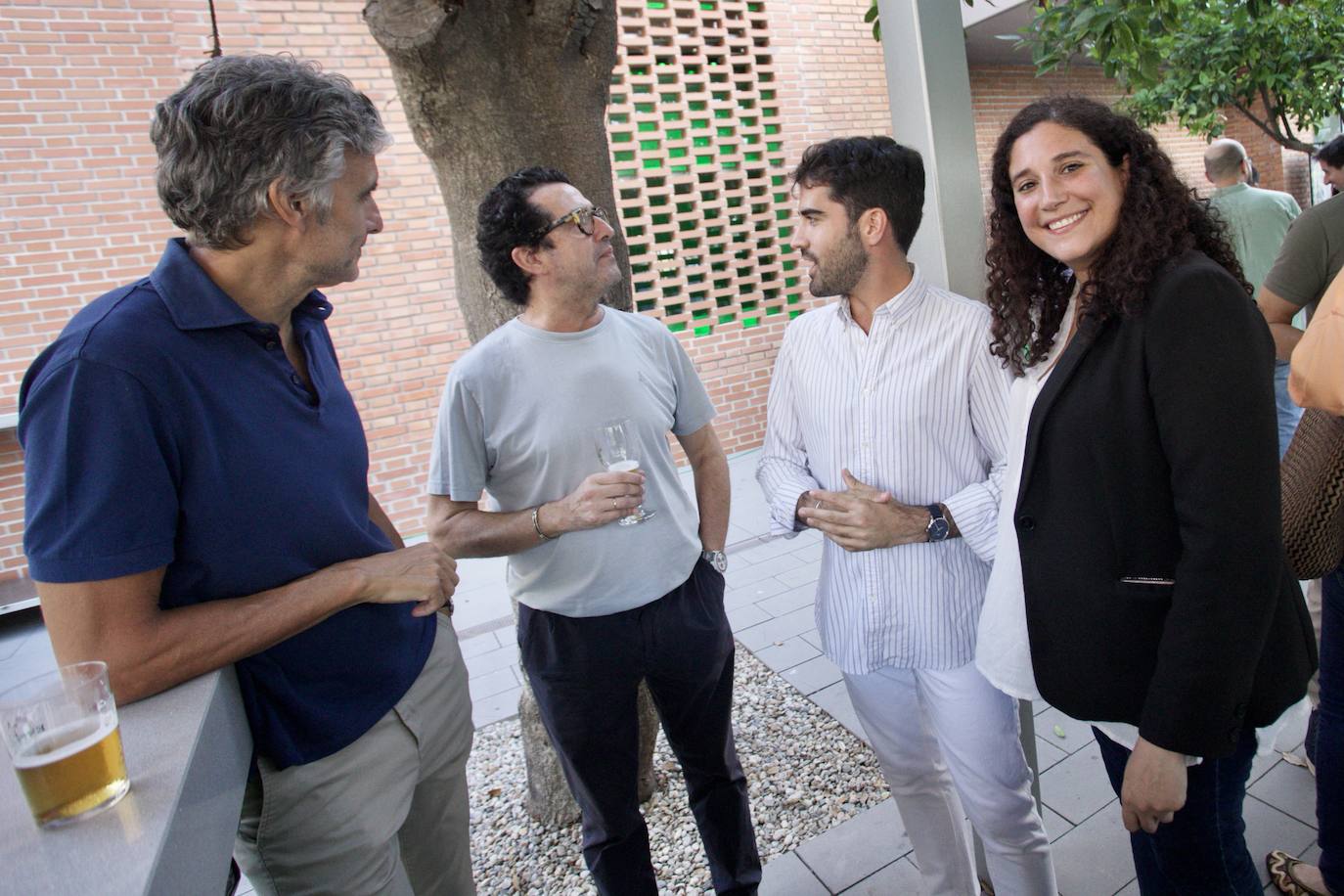 Subasta benéfica de arte, en imágenes