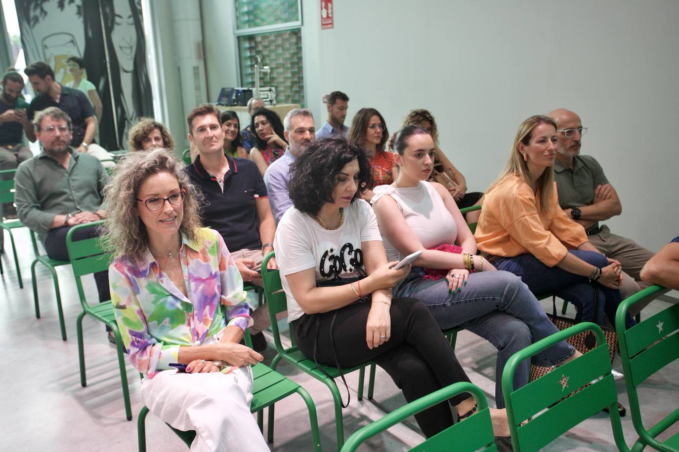 Subasta benéfica de arte, en imágenes