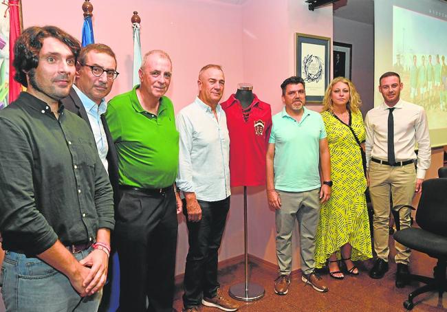 Juan Ramón Moreno, José Luján, Francisco Tornel, Felipe Moreno, Txema Almela, María del Mar Carrillo y Miguel Ángel Noguera, ayer.