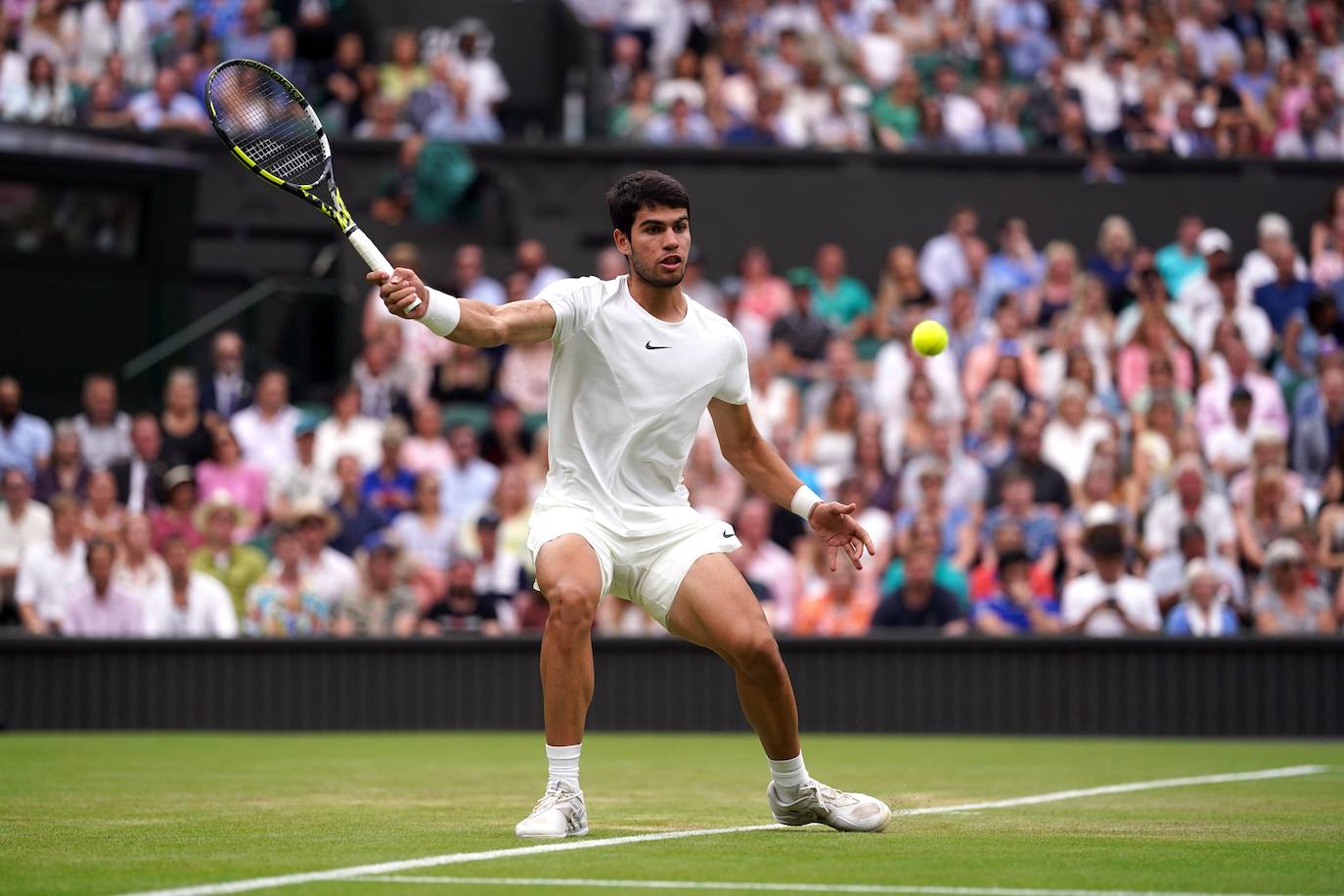 El partido entre Carlos Alcaraz y Jarry en Wimbledon, en imágenes