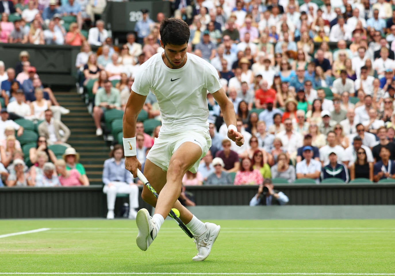 El partido entre Carlos Alcaraz y Jarry en Wimbledon, en imágenes